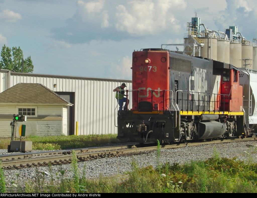 CN 9473 near N. Broadway Street